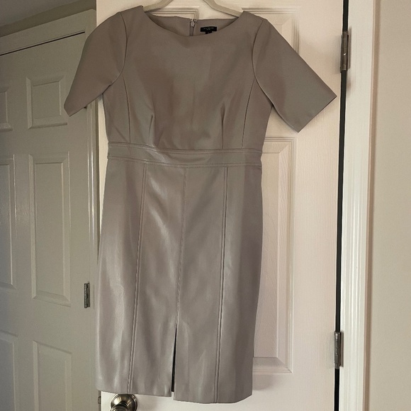 Womens taupe dress, Ann Taylor, size 8P,Never worn - Picture 3 of 3